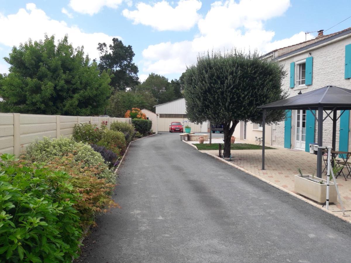 Logis De Lange Studio 2 P Saint-Hilaire-la-Palud Bagian luar foto